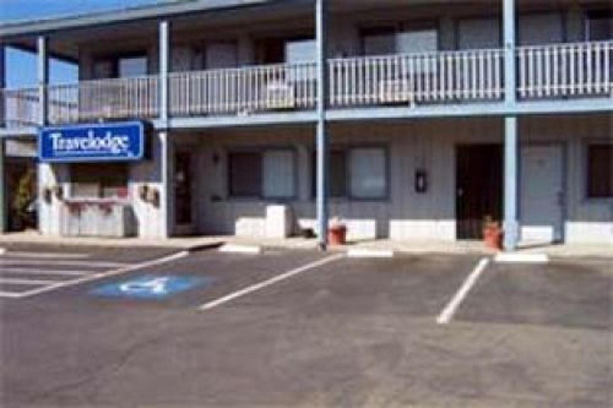 Travelodge By Wyndham Clearlake Exterior photo